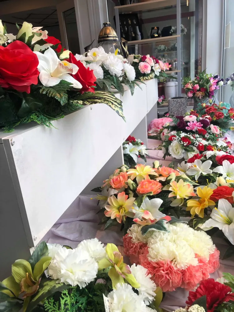Fleurs artificielle à Châtelet